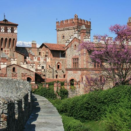 Castello Di Pavone Hotel Pavone Canavese Exterior foto