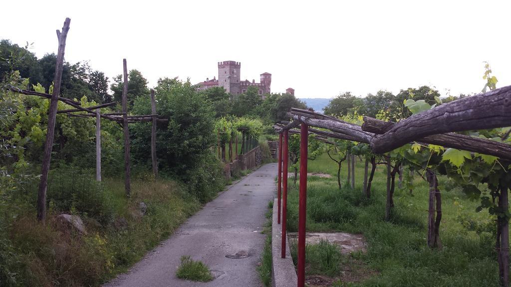 Castello Di Pavone Hotel Pavone Canavese Exterior foto