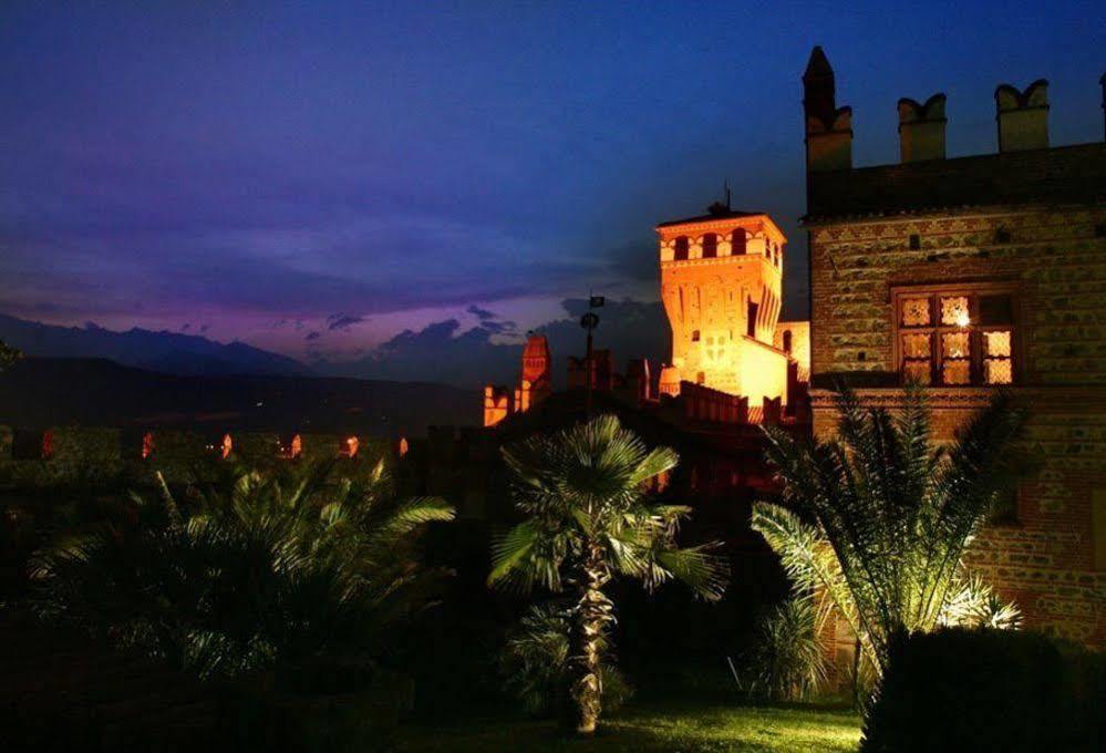 Castello Di Pavone Hotel Pavone Canavese Exterior foto