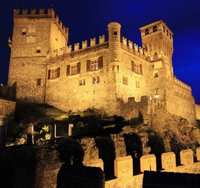 Castello Di Pavone Hotel Pavone Canavese Exterior foto